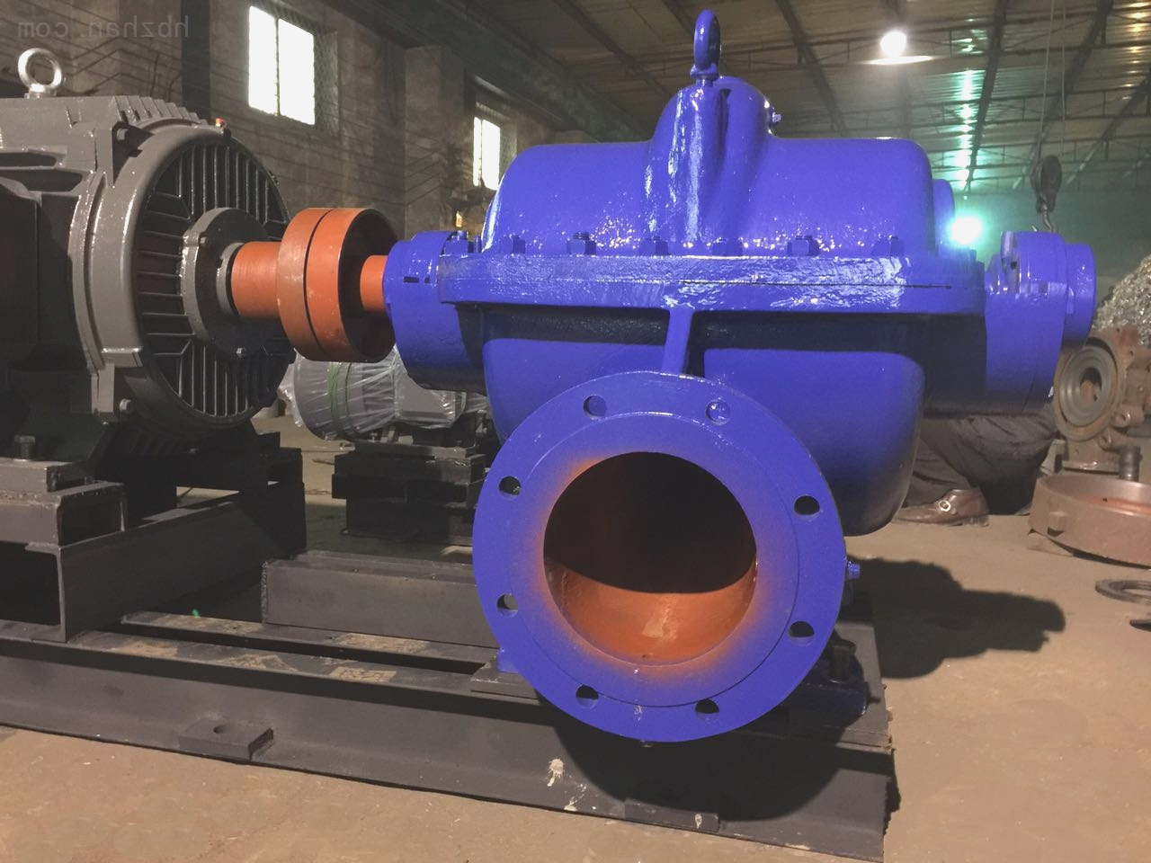 新购单级双吸中开式离心泵继续采用原底板和电机为什么不能保证同心度？