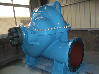 如何判别单级双吸中开式离心泵轴的转向？